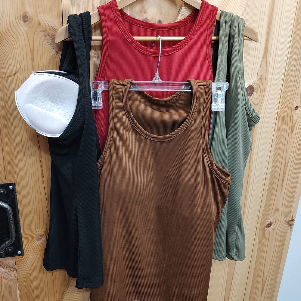 Women Ribbed Stretch Tank Built Bra Sz Small lot of four Red Green Brown Black